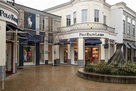 Outlet & Jeans Store at Bataviaplein 101, Lelystad .